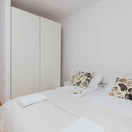 Apartamento Beautiful Czarnieckiego With Balcony By Renters *