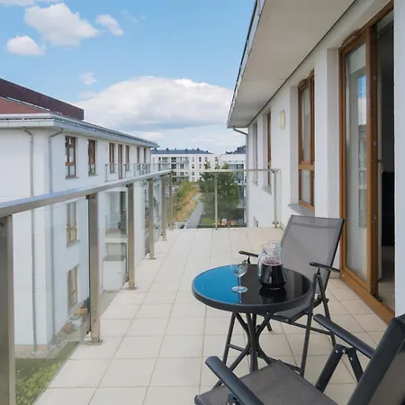 Beautiful Czarnieckiego With Balcony By Renters Apartamento *